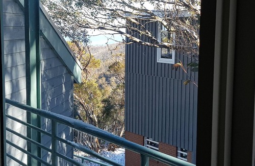 Mount Buller Apartment | WHISTLER 3 - Mt Buller Village - Family/Small Group Accommodation