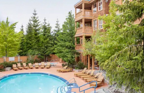 Whistler Resort | Whistler Hilton Ski Resort. Cozy one bedroom. Steps away from all the fun!