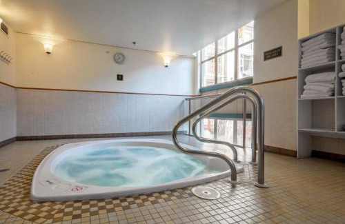 Whistler Village Apartment | Whistler Peak Lodge