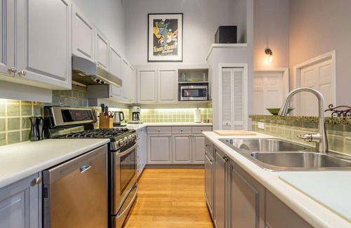 Whistler Village Condo | Whistler Village Premier Condo Ski-In Walk Up- Bike Park Direct Access - Hot Tub