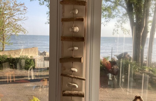 Oak Harbor House | "Whit's End" Spacious, Private Beach-Front Lake Erie Sleeps 13 Birders & Fishing