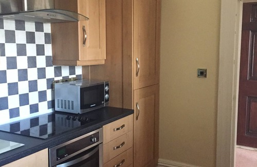Whitby Apartment | WHITBY TOWN CENTRE SPACIOUS APARTMENT WITH PARKING.