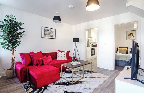 Gabalfa Apartment | Whitchurch Road Retreat in Cardiff