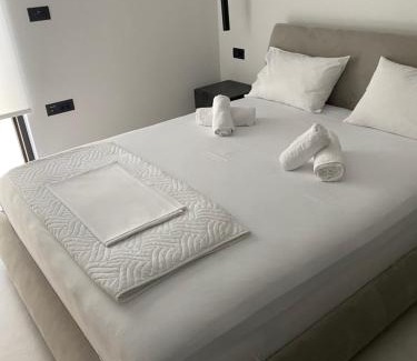 Ayioi Asomatoi House | White and Black Aegina
