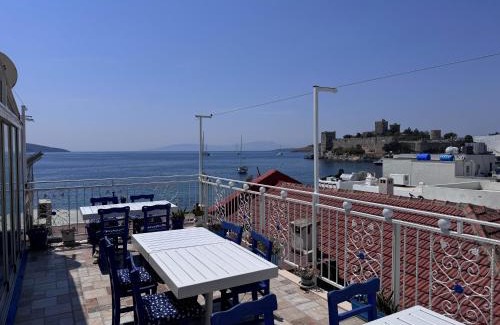 Bodrum City Center Bed & Breakfast | White and Blue Bodrum