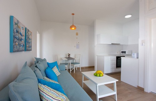 Agios Tychon Apartment | White Arches Sea View Apartment
