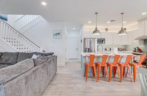 Old Town House | White Ave Villa A&B - Pool - Cart Discount