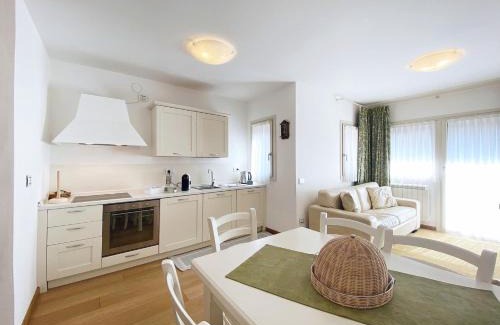 Temu Apartment | White Bear