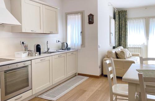 Temu Apartment | White Bear