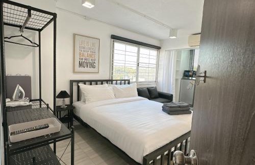 Nimman Apartment | White & Black Cozy Room Heart of Nimman