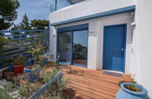 Katakali Apartment | White Blue Luxury Villa 1