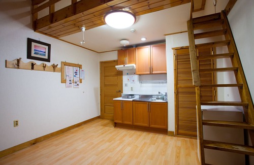 Bongpyeong House | White Cabin