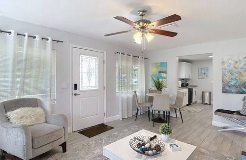 Temple Crest House | White Castle | 2 mi from Busch Gardens & Adventure Island