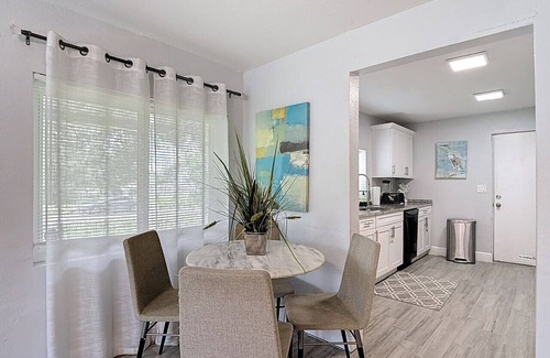Temple Crest House | White Castle | 2 mi from Busch Gardens & Adventure Island