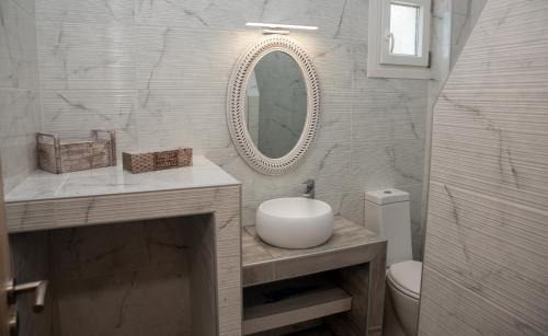 Perivolos Apartment | White Cave Villas Residence