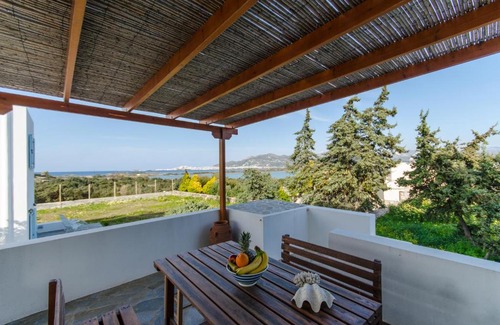 Agios Prokopios Apartment | White Cedar Villa