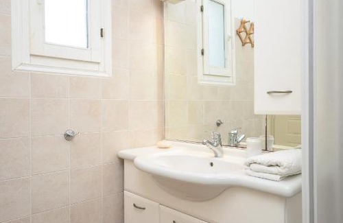 Agios Prokopios Apartment | White Cedar Villa