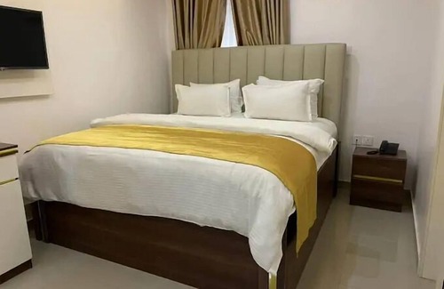 Alimosho Hotel | White Chase Hotel and Suites