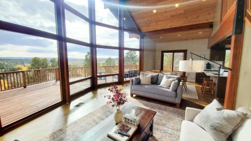 Orderville House | White Cliffs Vista Panoramic Views Hot Tub NPs