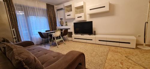 Copou Apartment | White Cozy Home