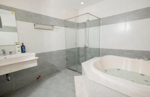 Tan Binh Hotel | White Diamond Hotel