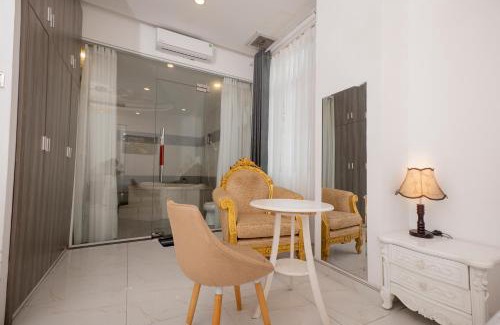 Tan Binh Hotel | White Diamond Hotel