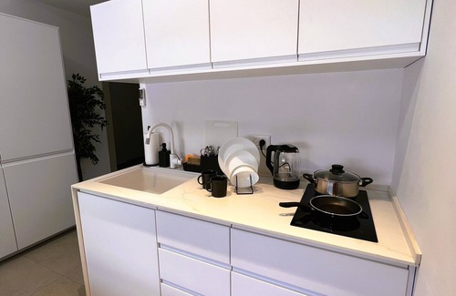 Haifa Apartment | White Door Apartments