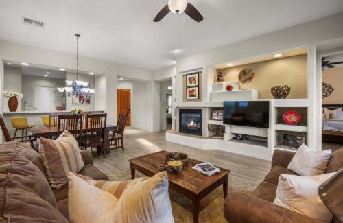 Troon North House | White Feather - Golf BBQ Patio Pool & Spa Access