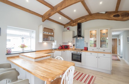 Cwmffrwd Cottage | White Fields Cottage, Carmarthen