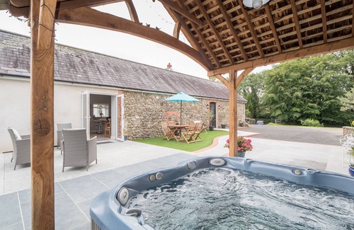Cwmffrwd Cottage | White Fields Cottage, Carmarthen