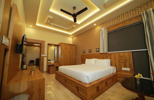 Thalassery Hotel | White Gate Luxury Hotel