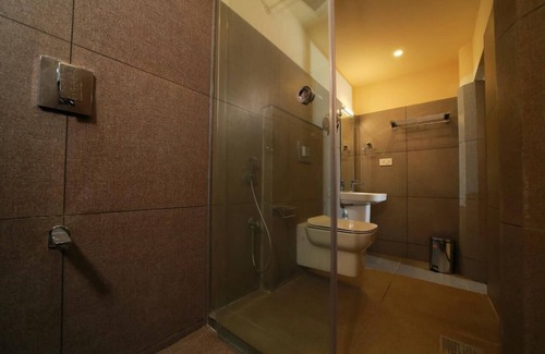 Thalassery Hotel | White Gate Luxury Hotel