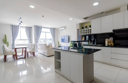 Bach Dang Riverside Apartment | White House/Luxury 3BR, District 4, Center city & modern style