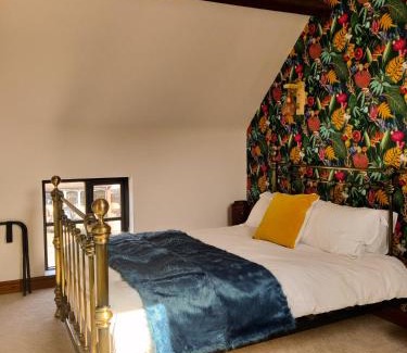 Great Barrow Hotel | White Horse Inn