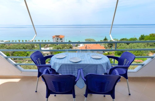 Qazim Pali Hotel | White Hotel