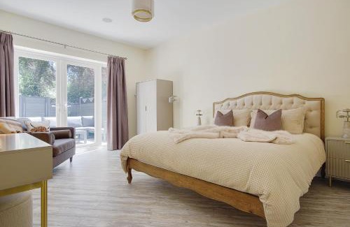 Boscombe House | White House by the sea