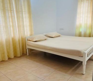 Kumbalam House | White House Homestay