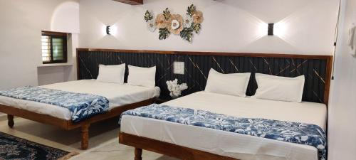 Kamalapur House | White House IN