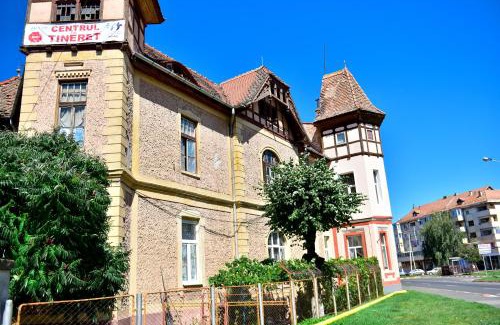 Sibiu Apartment | White House & Jacuzzi