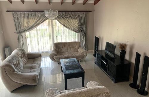 Scottburgh South House | White House lodge in Scotburgh