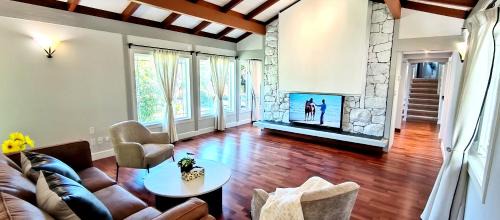 Tofino Villa | White House Tofino Downtown Villa