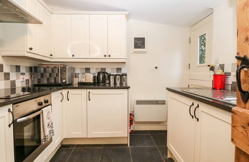 Brynsiencyn Cottage | White Lilac Cottage
