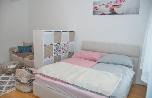Josefstadt Apartment | White Lotus Apartment