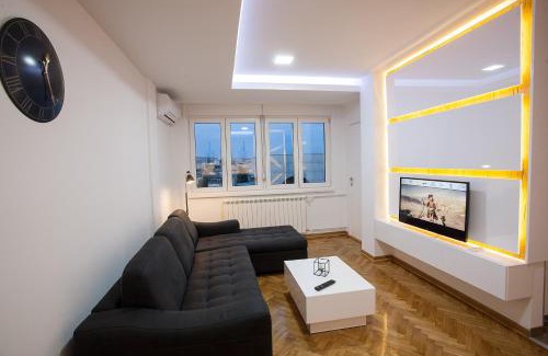 Dorcol Apartment | White Lux apartment