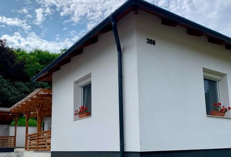 Matraterenye Apartment | White Luxury Cottage- Mátrai Vadászház 4