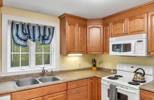 North Woodstock Apartment | White Mountain Escape - Apartment at Wellriver