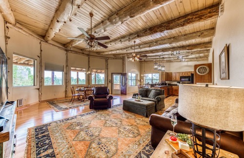 Ruidoso Cabin | White Mountain Retreat | Hot Tub, Grill, Fireplace