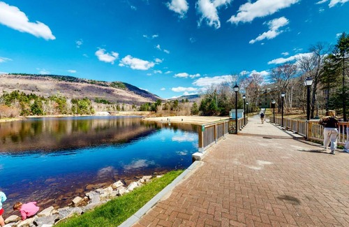 Waterville Valley Apartment | White Mountains Waterville Retreat