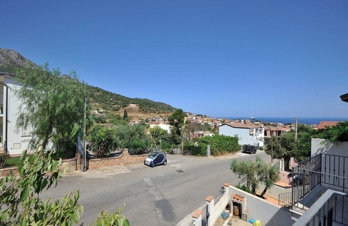 Santa Maria Navarrese Apartment | White Navarrese House B