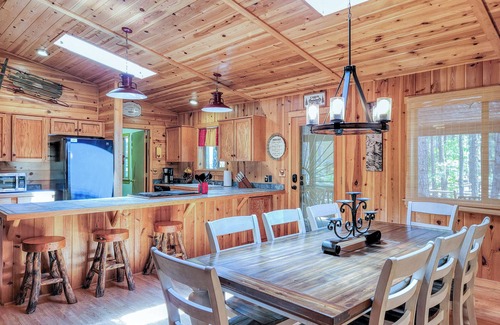 Pinetop Cabin | White Oak Retreat in Pinetop Country Club w/Firepit/Grill/Horseshoes!